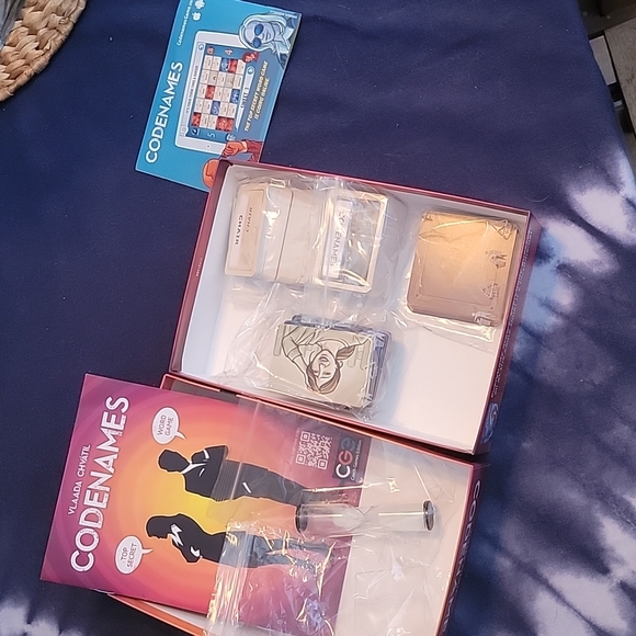 CodeNames by Czech Games - Picture 3 of 6